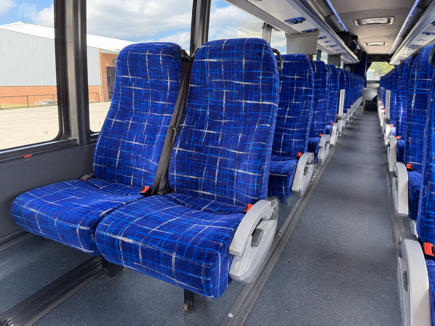 rancho cucamonga wine trail buses from apple valley